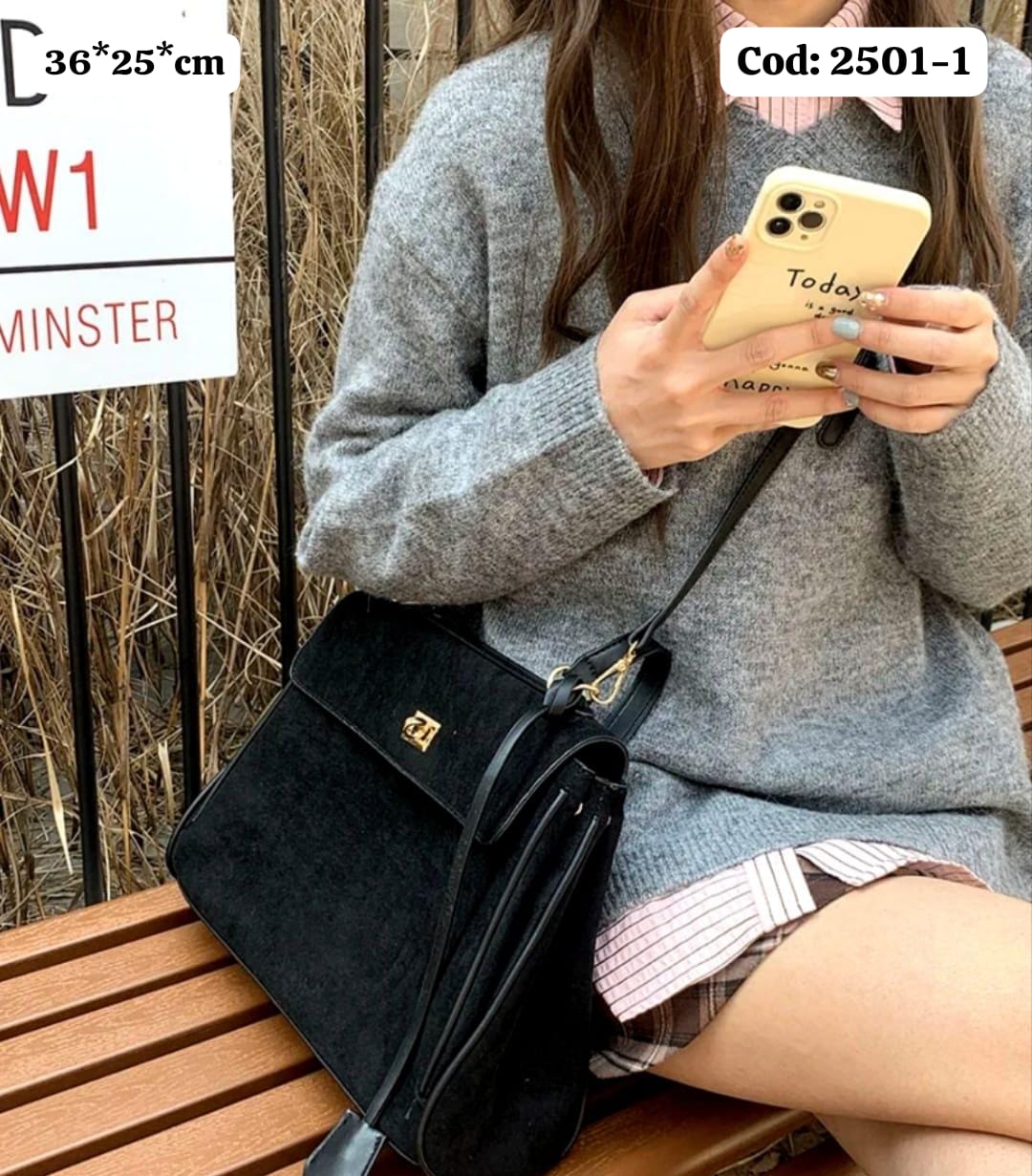 👜 Cartera Gamuzada con Detalles Elegantes